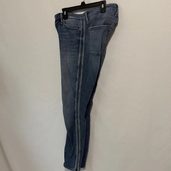 Good American Good Waist
Athletic Stripe Skinny Jeans - Picture 8 of 13